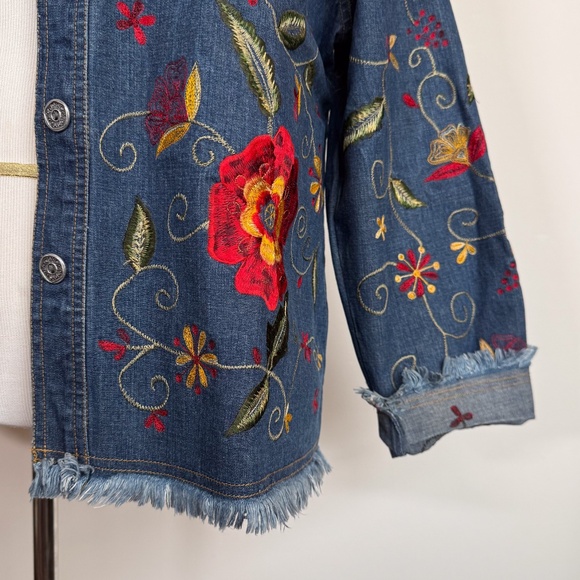 Chico’s Beautiful Whimsical Vibrant Floral Embroidered Denim jacket Sz 3 / XL/16 - Picture 4 of 12